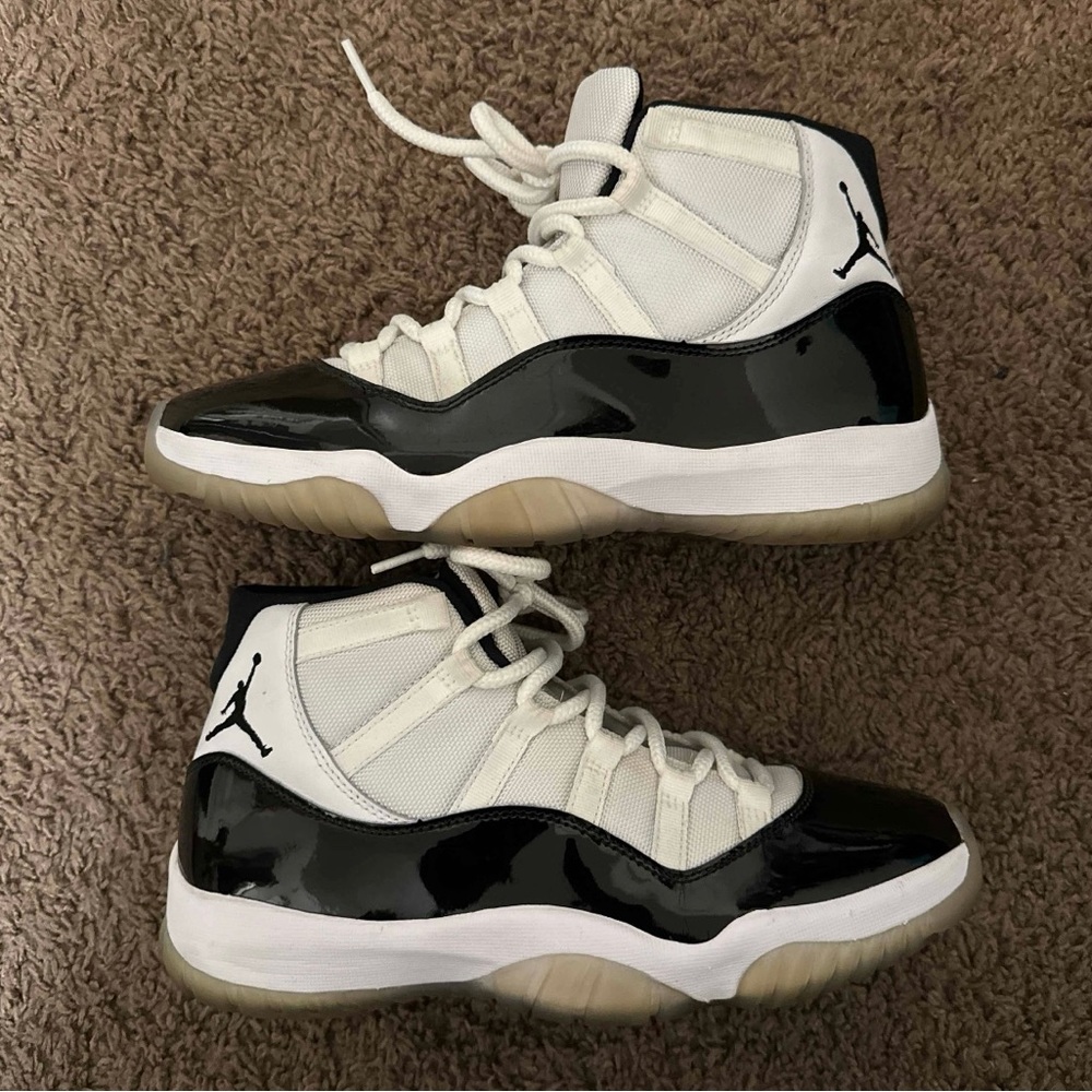 Authentic pair of Air Jordan 11 Retro 'Concord' 2018